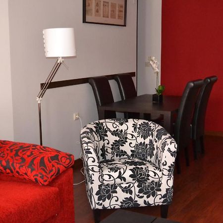 Apartamento Acueducto, Tres Dormitorios Y Parking Gratis 메리다 외부 사진